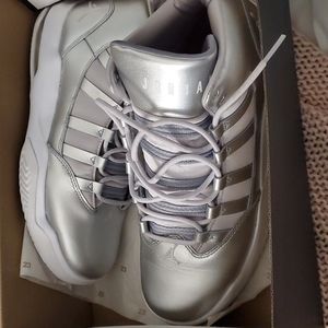 COPY - Jordan aura size 8y worn 1x